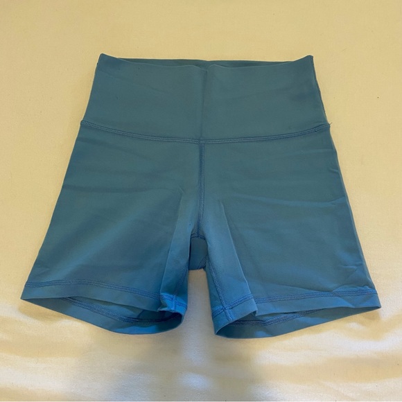 TNA action blue shorts 5inch size medium womens - Picture 2 of 4